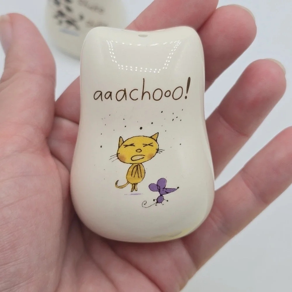 Hallmark Sneezing Achoo Cat Kitty Shake Shake Shake Dog Salt & Pepper Shaker Set